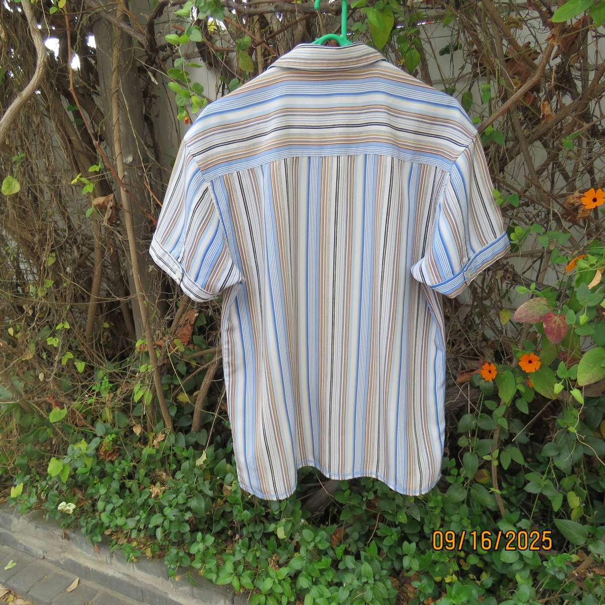 RT Denim modern short sleeve men's striped blue-tan-white-black shirt size M.