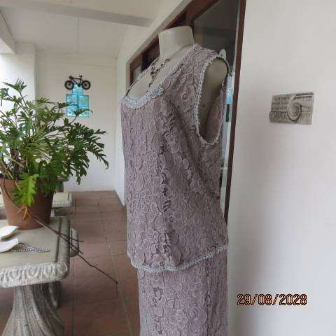 Pebbles luxury silver-grey lace maxi outfit with lined skirt, top and long sleeve jacket size 42