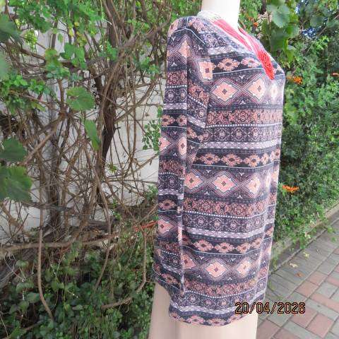 Tango long sleeve polyester stretch top in horizontal peach black white lines size 42