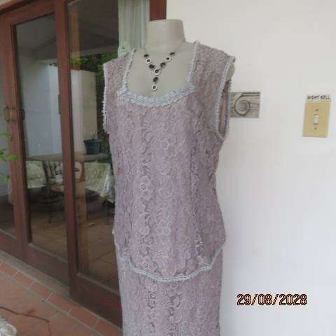 Pebbles luxury silver-grey lace maxi outfit with lined skirt, top and long sleeve jacket size 42