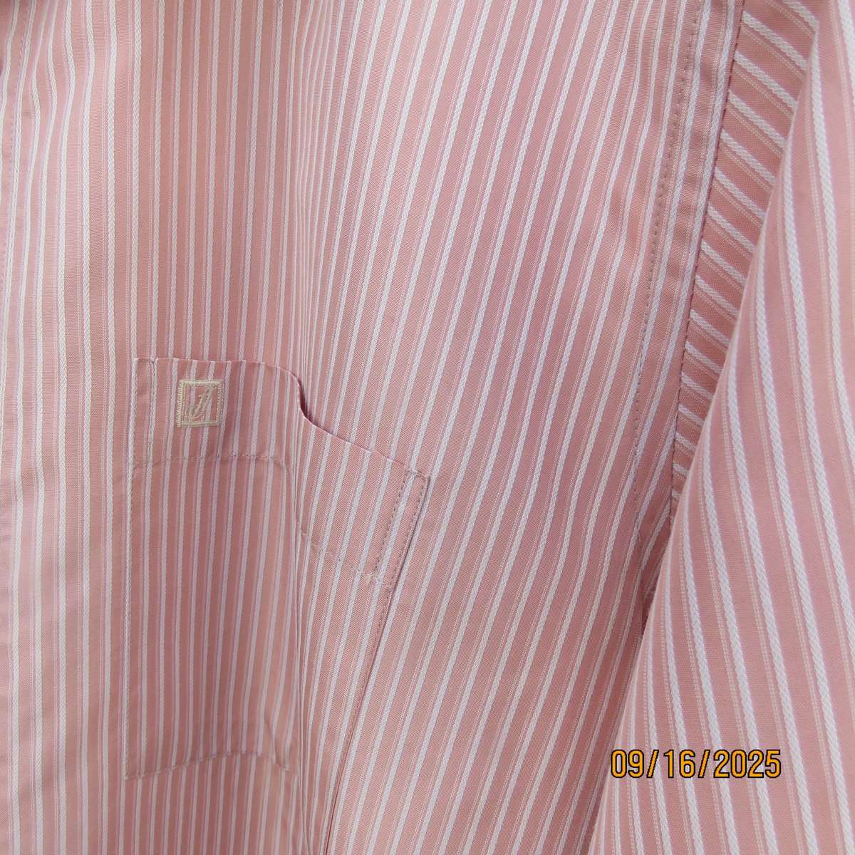 DIFANCHY vertical light peach with thin embossed white stripes. Size M