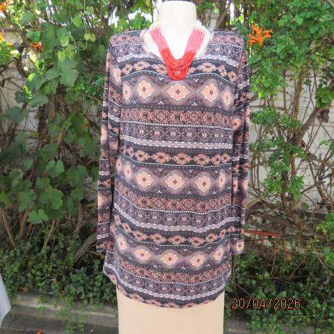 Tango long sleeve polyester stretch top in horizontal peach black white lines size 42