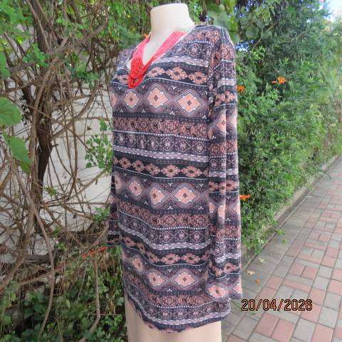 Tango long sleeve polyester stretch top in horizontal peach black white lines size 42