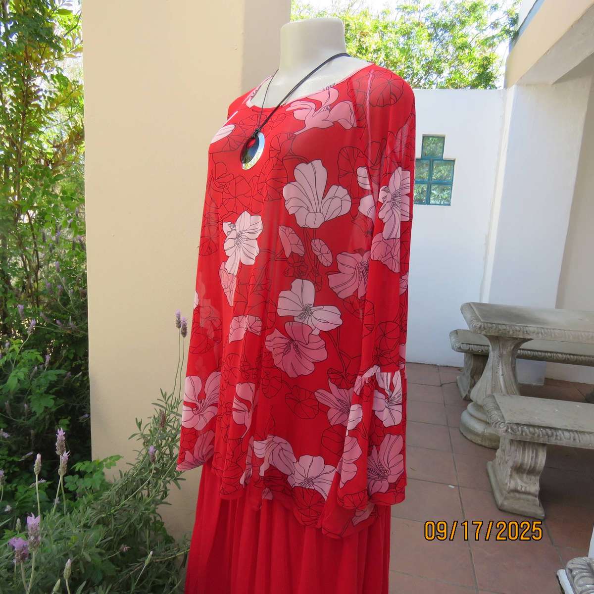CONTEMPO sheer stretch polyester long sleeve red with bold floral print top size 46