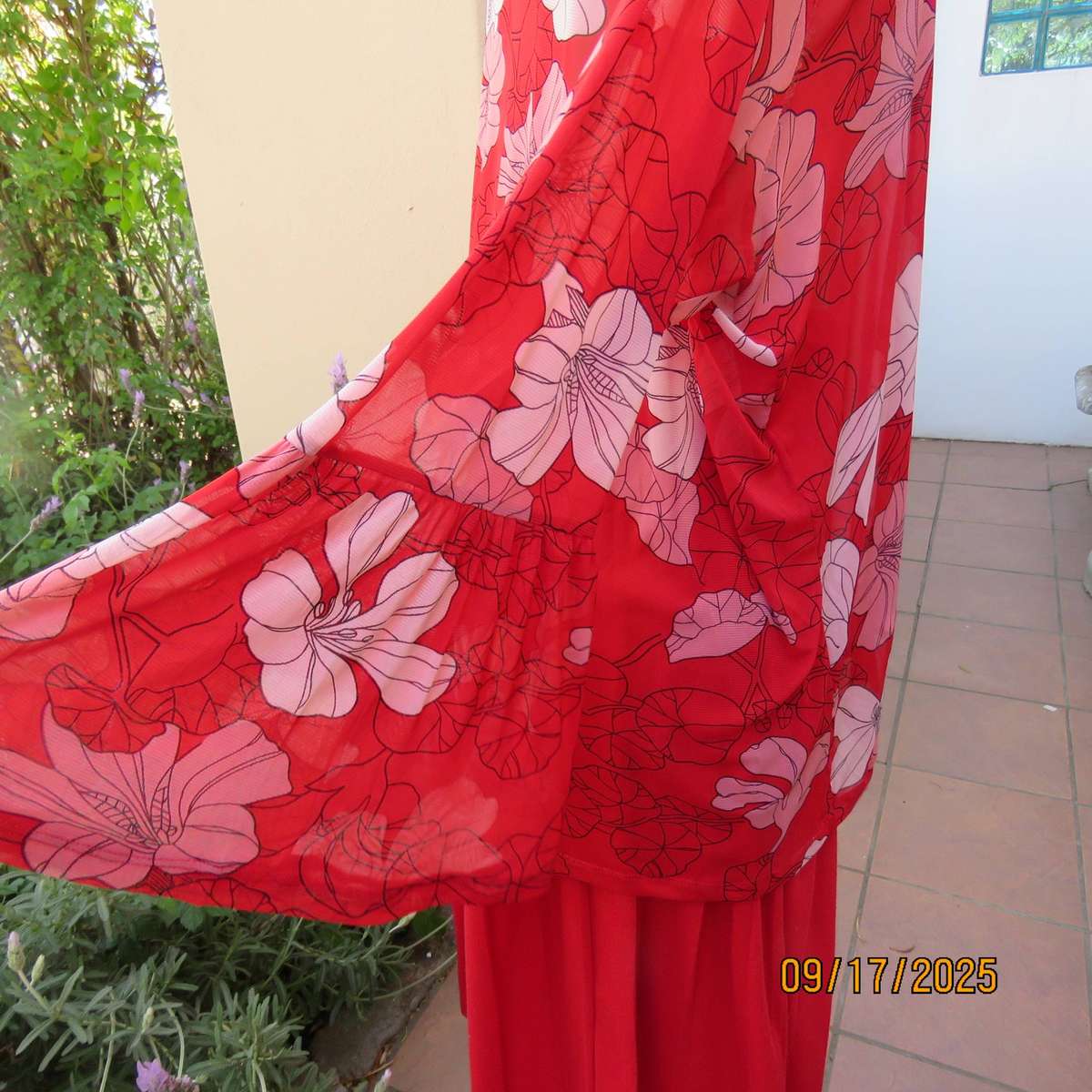 CONTEMPO sheer stretch polyester long sleeve red with bold floral print top size 46