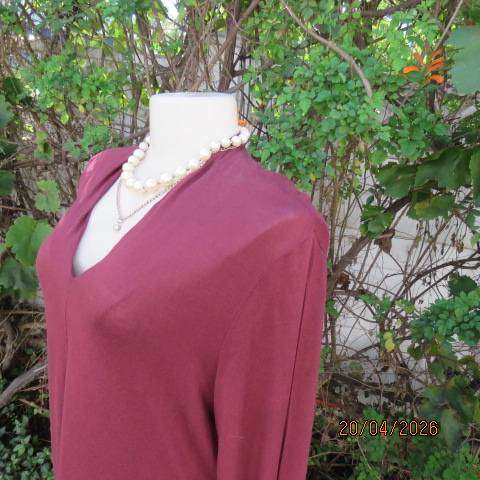 DAVID JONES maroon viscose stretch long sleeve slip over top with high V neck, size 40-42