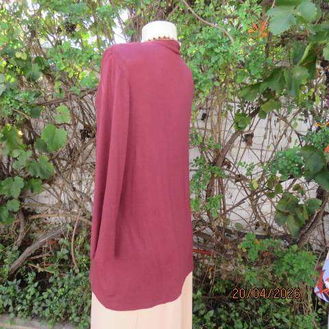 DAVID JONES maroon viscose stretch long sleeve slip over top with high V neck, size 40-42
