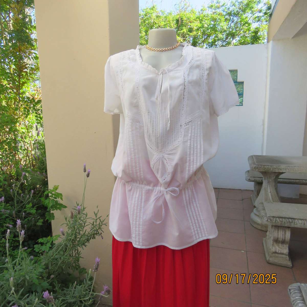 PENNY C slip over white 100% cotton capped sleeve lace decorated top size 44