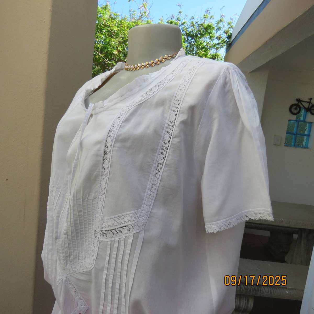 PENNY C slip over white 100% cotton capped sleeve lace decorated top size 44