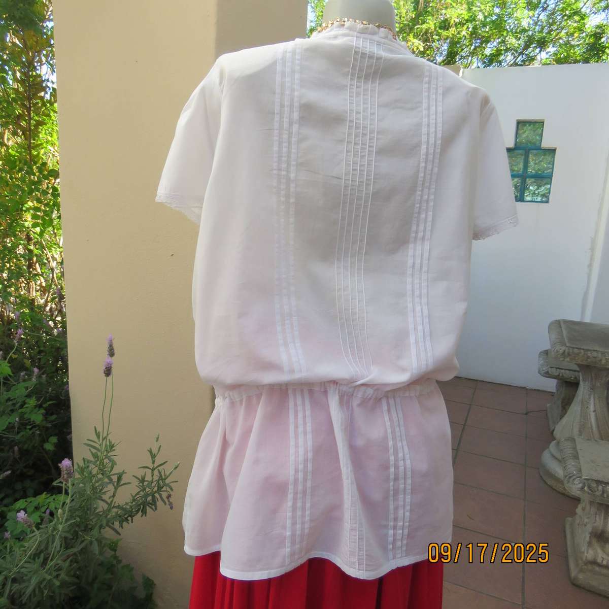 PENNY C slip over white 100% cotton capped sleeve lace decorated top size 44