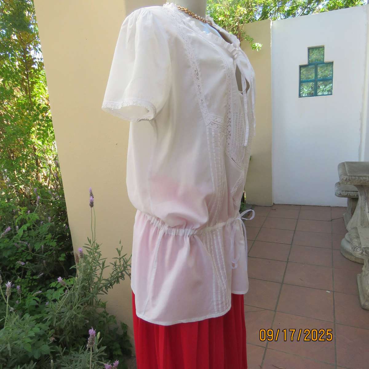 PENNY C slip over white 100% cotton capped sleeve lace decorated top size 44