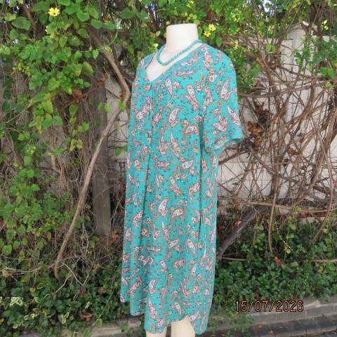 MILADY'S jade short sleeve dress with rust-white paisley print, V-neck, 3-button opening, size 40
