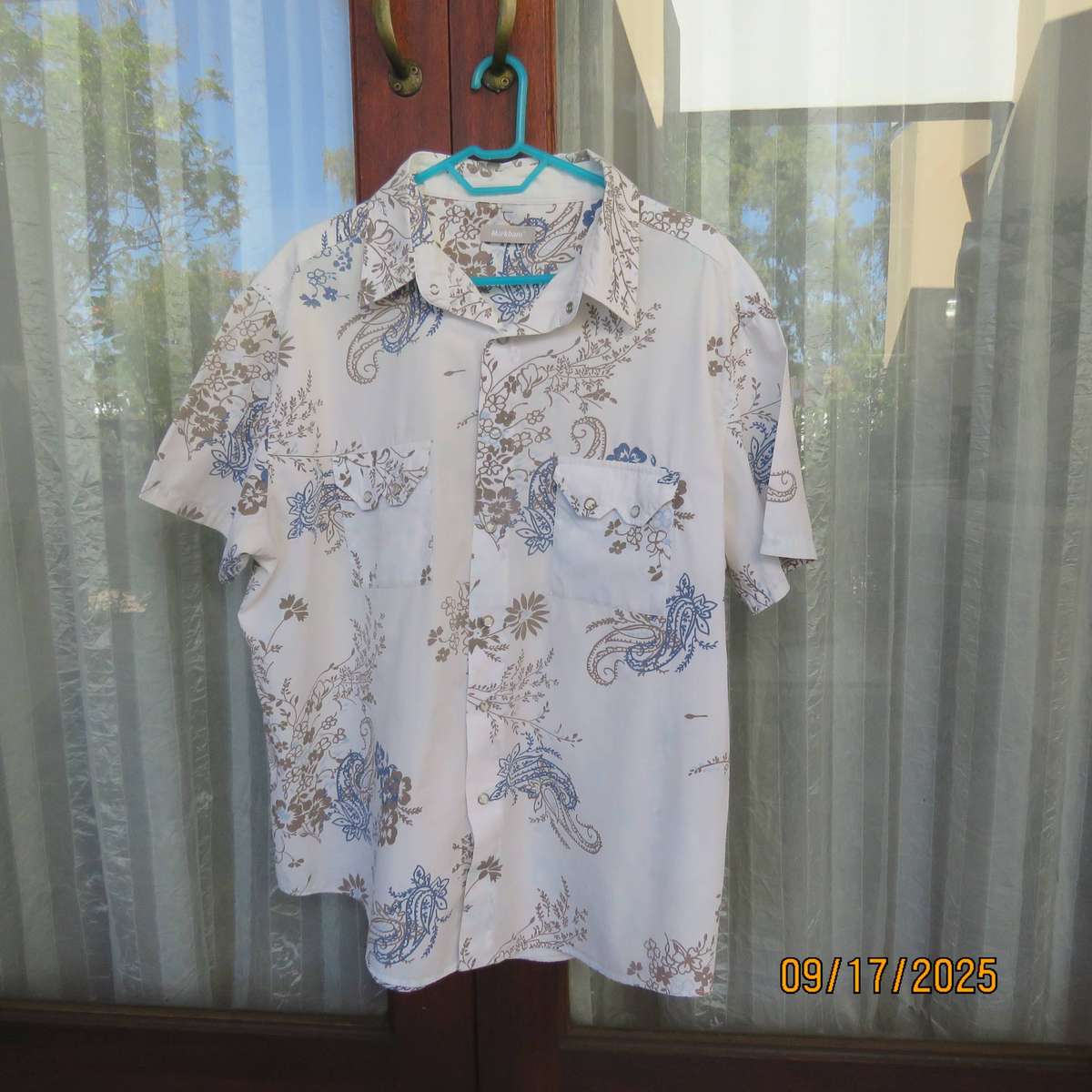 MARKHAM white short sleeve fashion cotton shirt with blue-ecru paisley print. Size XXL