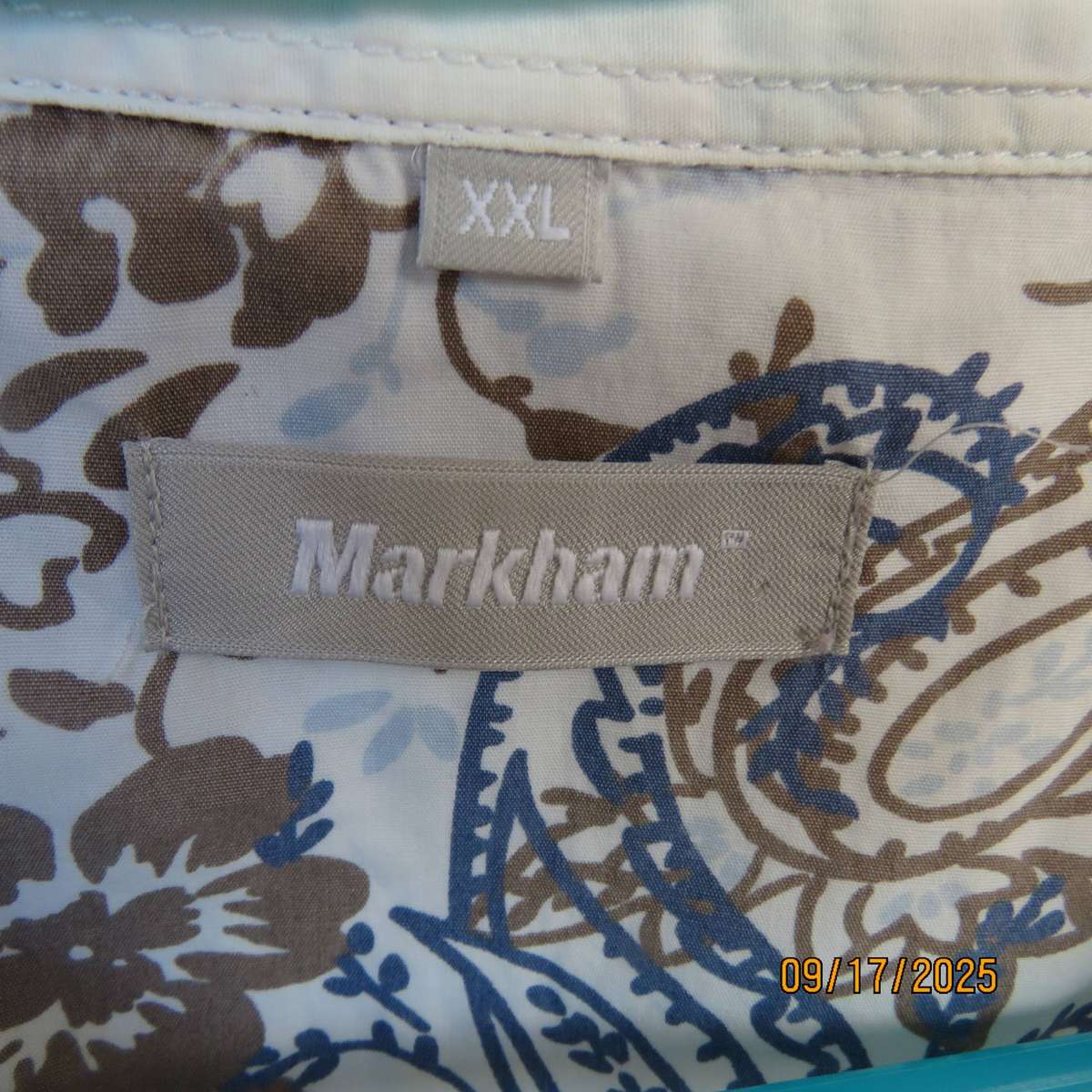MARKHAM white short sleeve fashion cotton shirt with blue-ecru paisley print. Size XXL