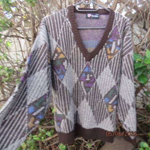 DINO MILANO men's long sleeve knitted pullover sweater in brown with diamond pattern, size L