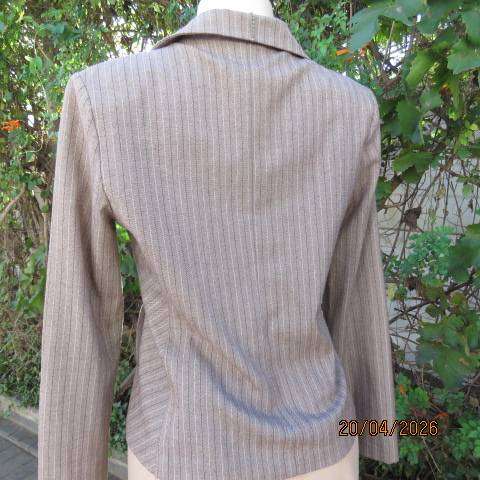 EXACT elegant tailored ladies long sleeve jacket in beige-brown vertical stripes size 32
