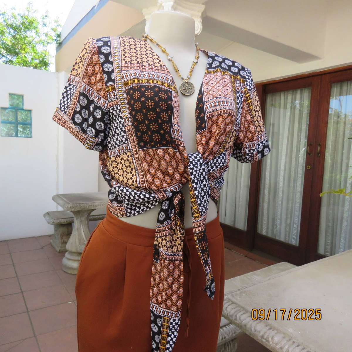 AUDACITY bolero style pattern blocked rayon top size 38