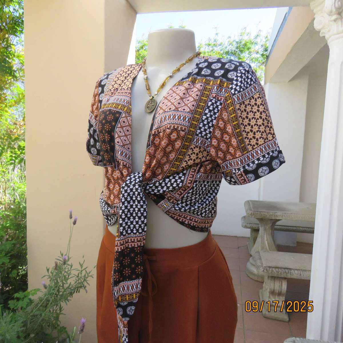 AUDACITY bolero style pattern blocked rayon top size 38