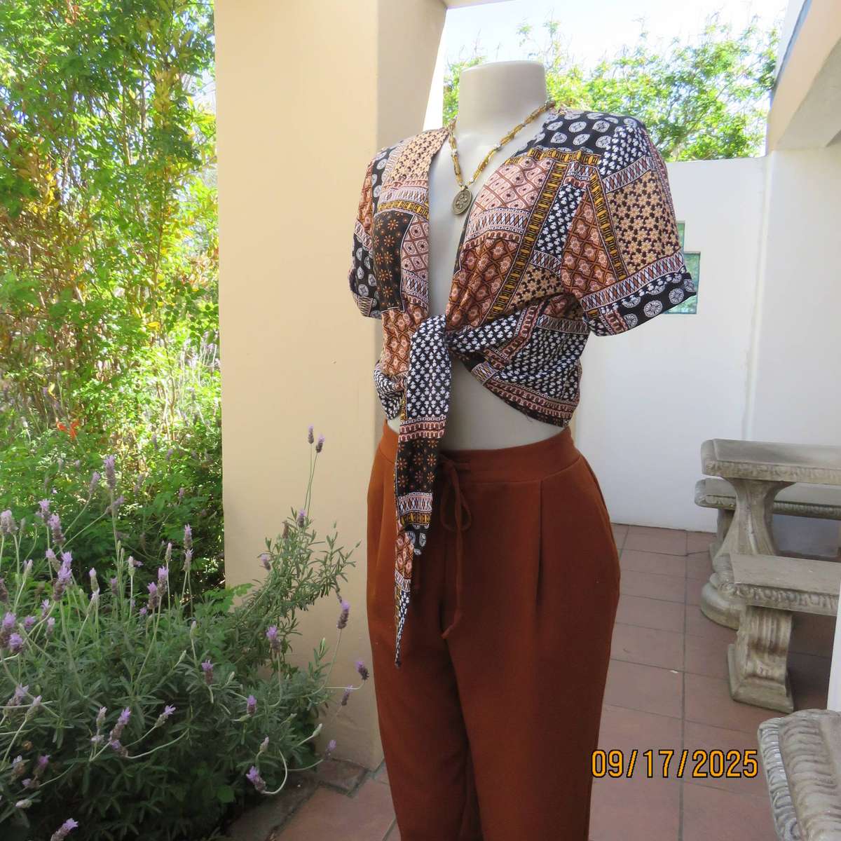 AUDACITY bolero style pattern blocked rayon top size 38