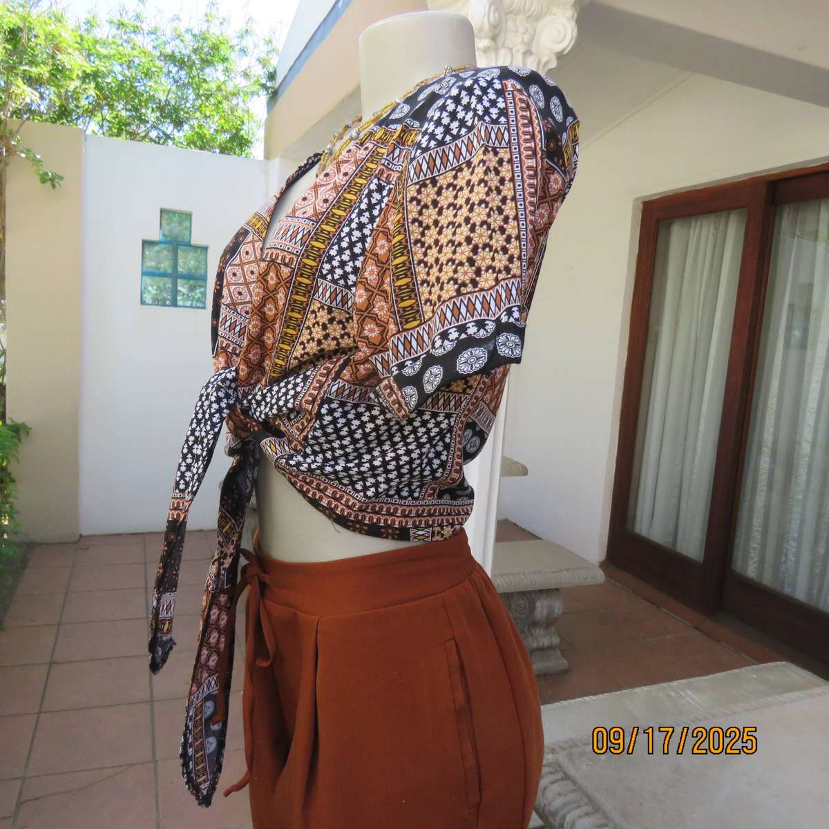 AUDACITY bolero style pattern blocked rayon top size 38