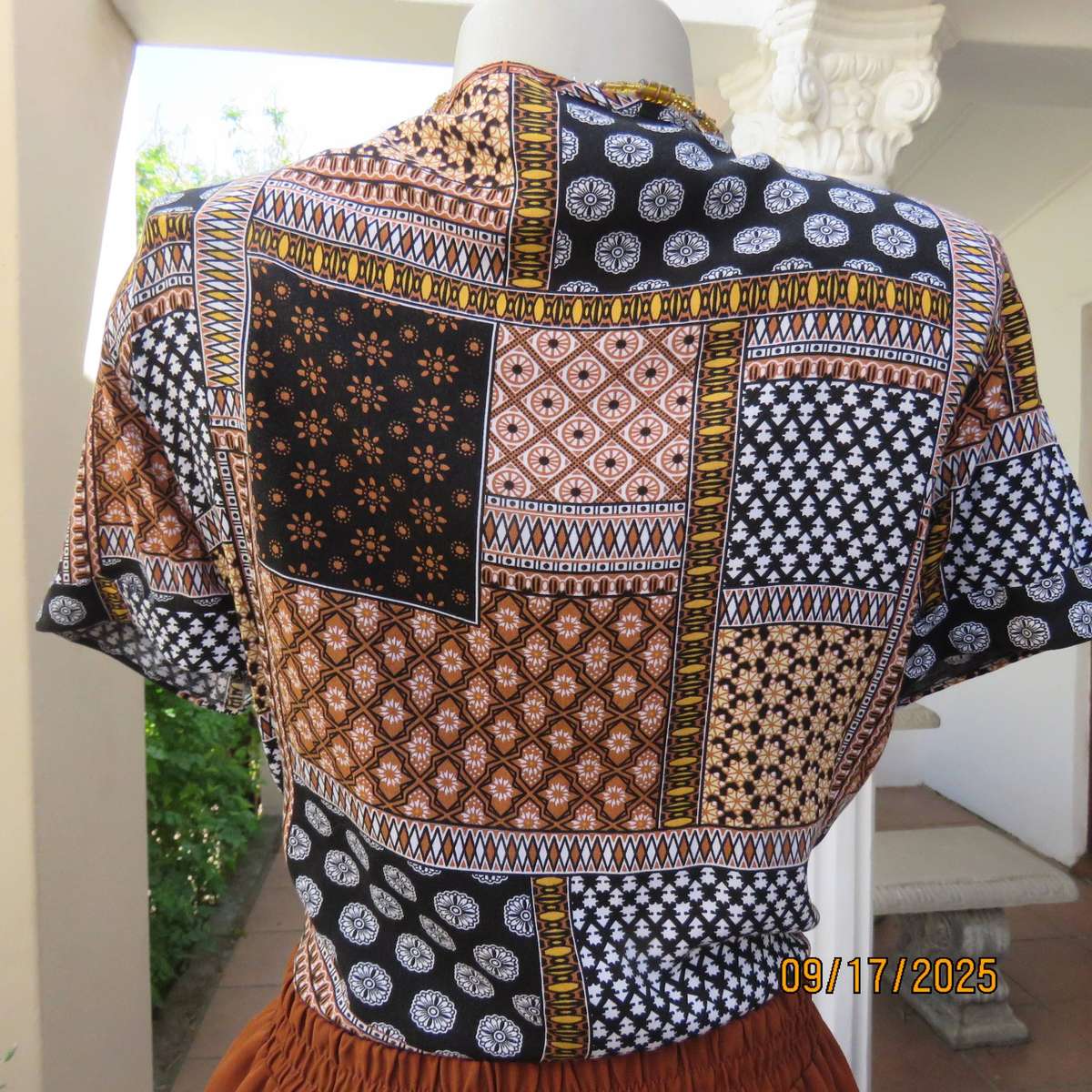 AUDACITY bolero style pattern blocked rayon top size 38