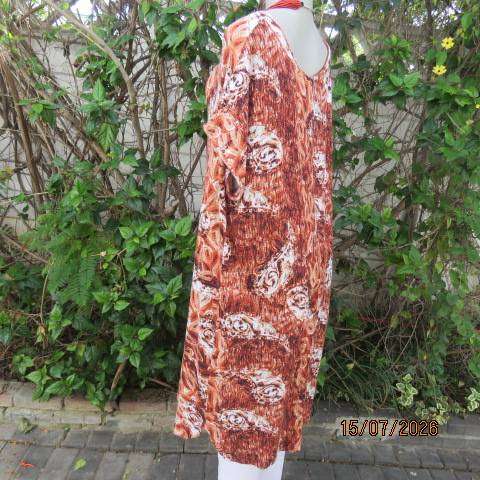 Paisley patterned rust and white with aqua accents long slip over stretch viscose top size 42-44