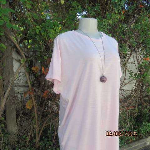 RT longer length soft pink polyester stretch top with tiny cut-on sleeves size 42