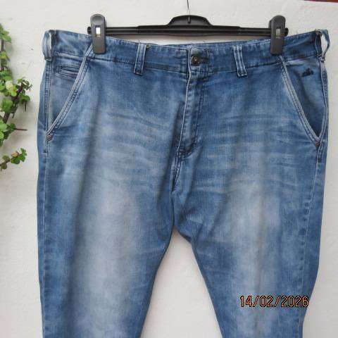 DANIEL HECHTER slim leg blue denim polycotton stretch men's jeans in size 40