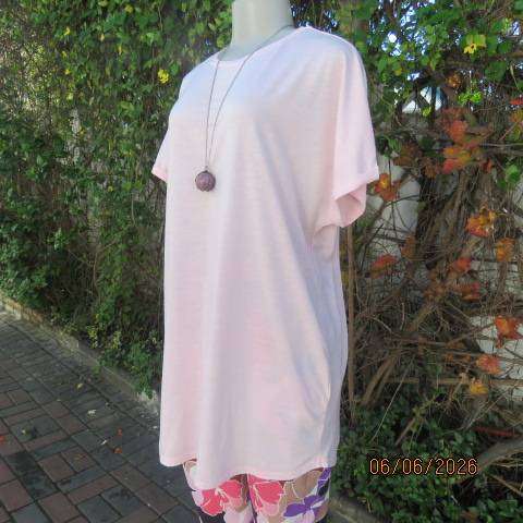 RT longer length soft pink polyester stretch top with tiny cut-on sleeves size 42
