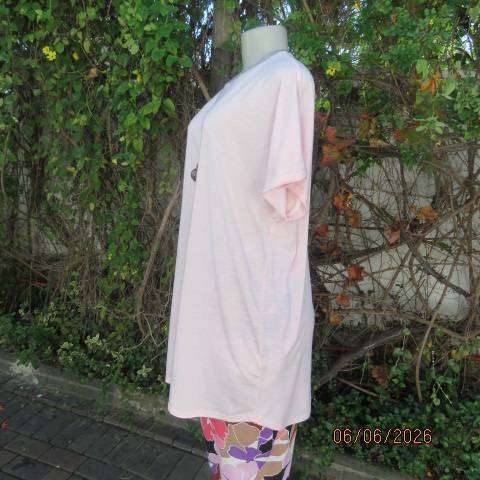 RT longer length soft pink polyester stretch top with tiny cut-on sleeves size 42