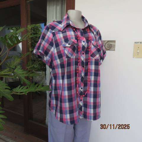Checked pink-navy-mulberry-grey button down short sleeve shirt with silver thread. Size 44