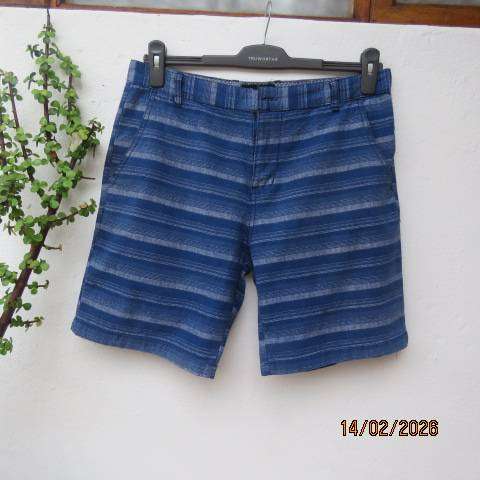 Blue-white striped 100% cotton denim men's shorts with pockets back-front. Size 32