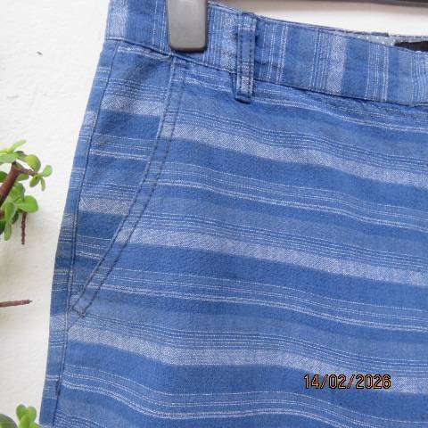 Blue-white striped 100% cotton denim men's shorts with pockets back-front. Size 32