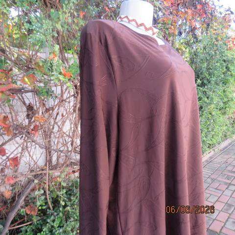 René Taylor brown slip-over long sleeve stretch paisley embossed polyester top size 46-48