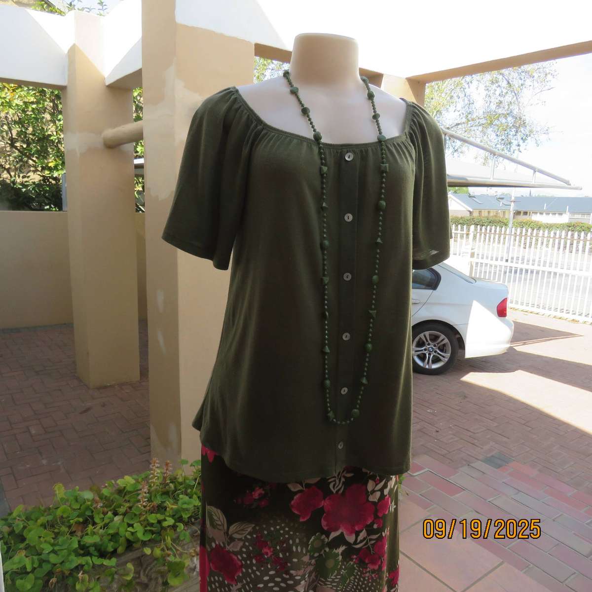 EXACT olive green off the shoulder short sleeve top size 34 in polyester.