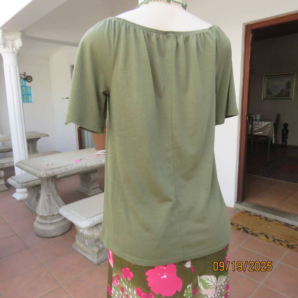 EXACT olive green off the shoulder short sleeve top size 34 in polyester.