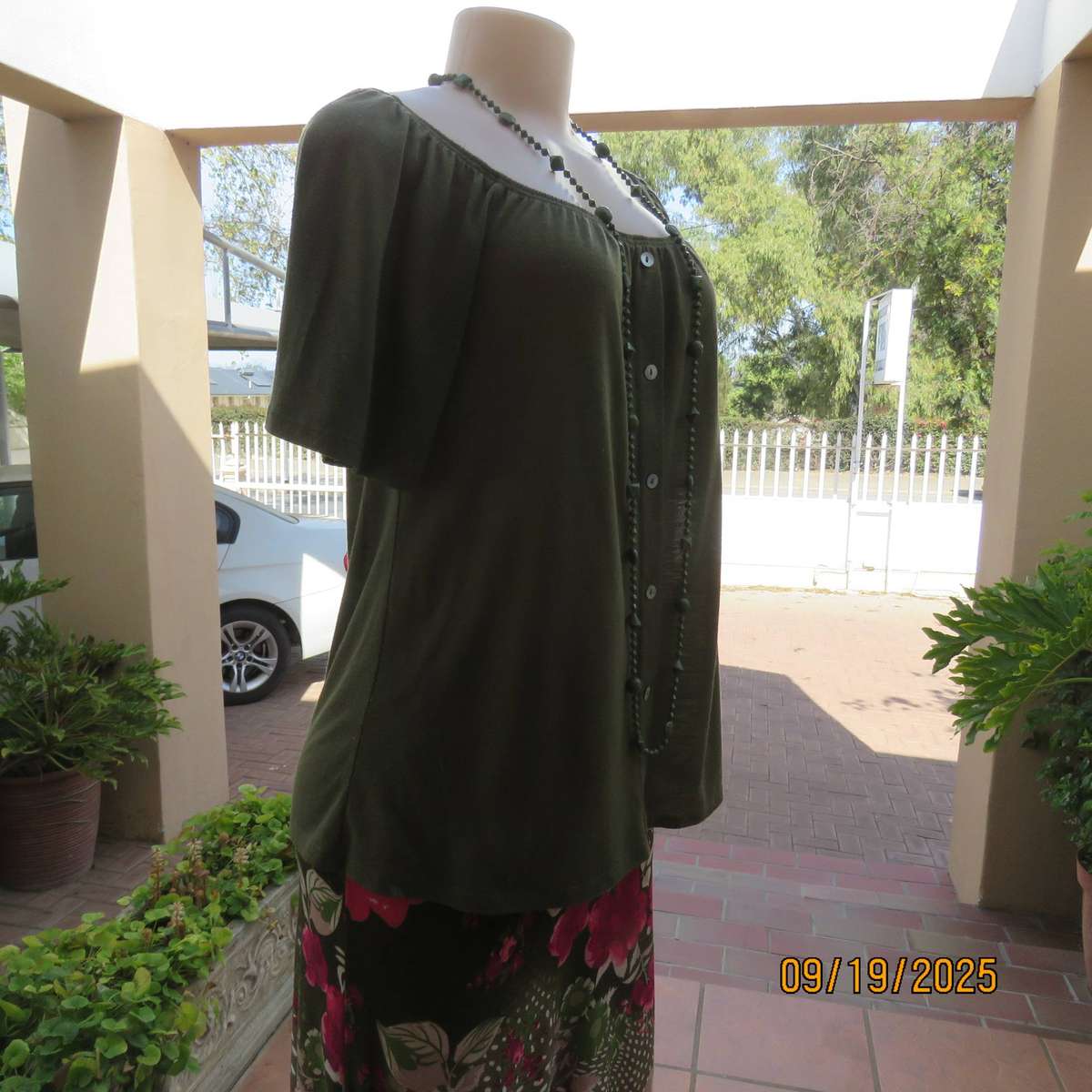 EXACT olive green off the shoulder short sleeve top size 34 in polyester.