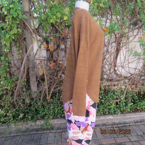 IDENTITY gingerbread brown acrylic knit jumper with horizontal pattern, size 36