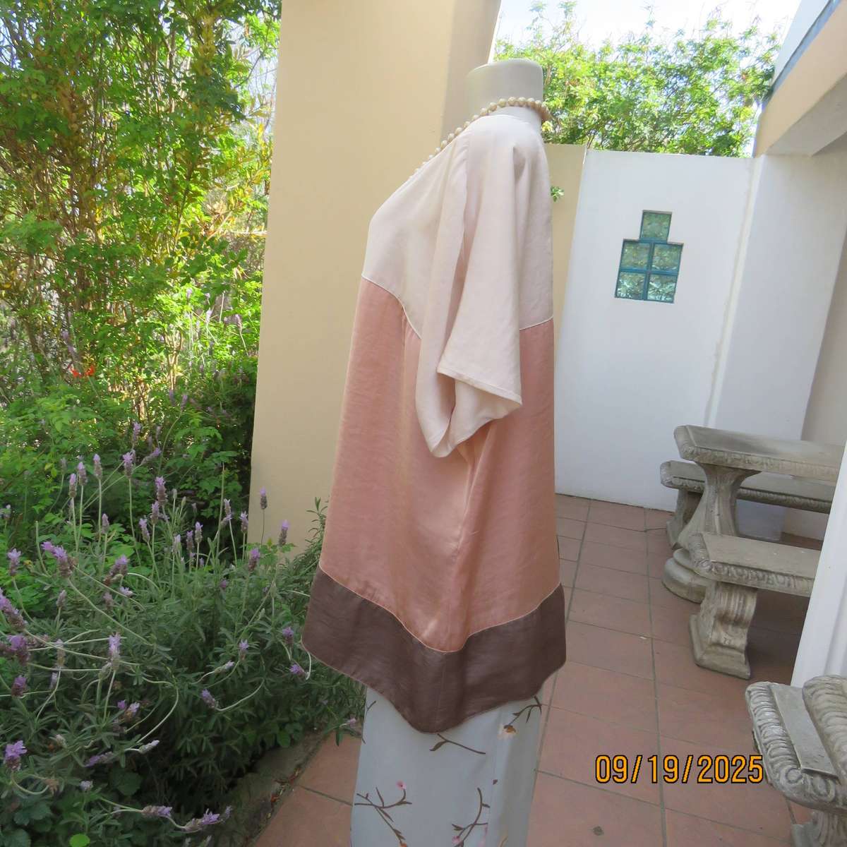 EXACT soft silky shiny slip over top in cream-peach and ecru. Tiny cut-on sleeves. Size 44