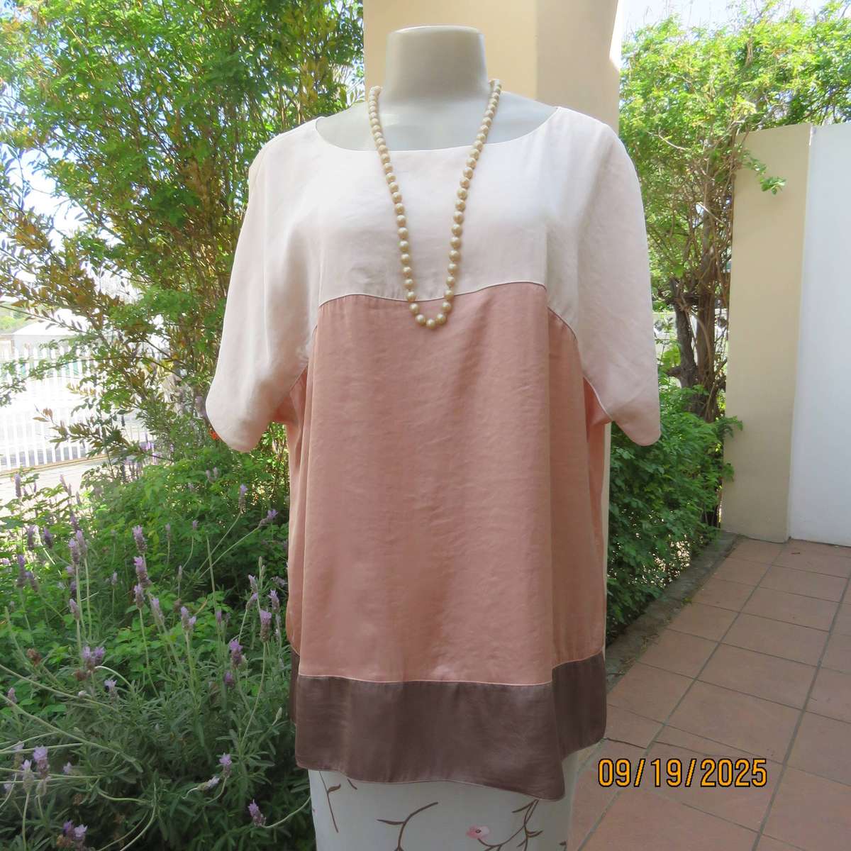 EXACT soft silky shiny slip over top in cream-peach and ecru. Tiny cut-on sleeves. Size 44