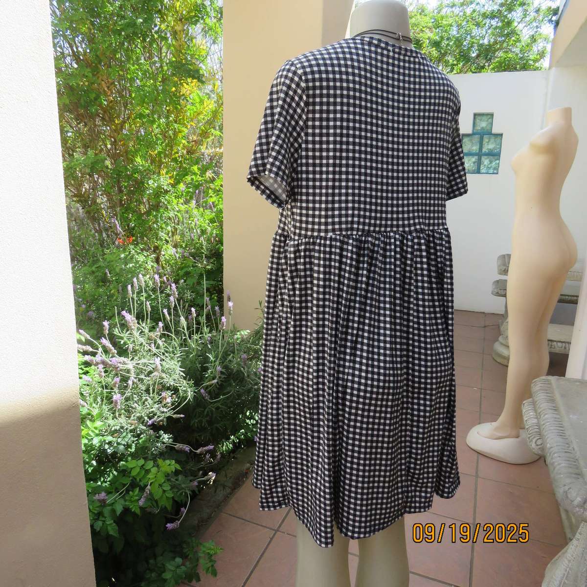 REAL Woman black-white gingham stretch polyester empire waist dress size 36.