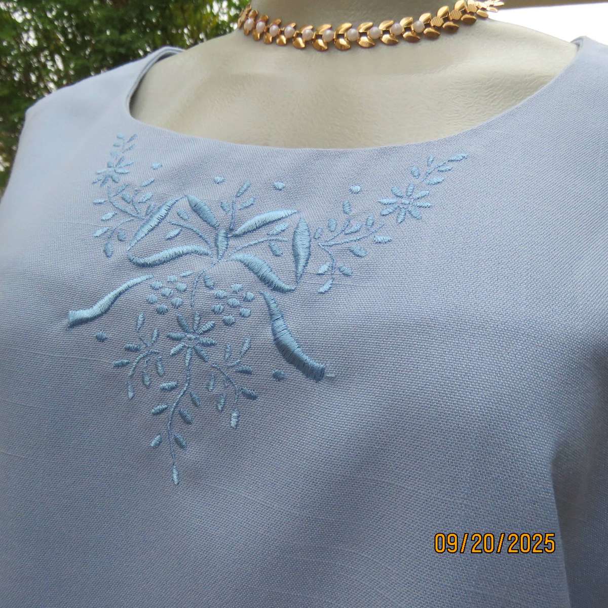 Boutique made 3 pc outfit in powder blue linen-polyester blend. Size 40.