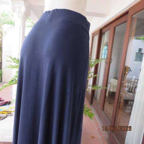 TRS navy stretch viscose skirt with rounded fold over front with pleats size 38. Elastic waist