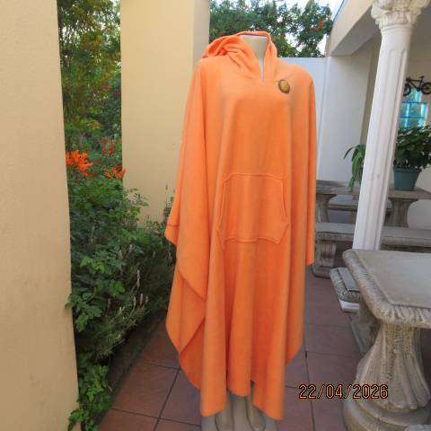 Hoodie blanket in tangerine colour with kangaroo pocket - brushed polyester, one size