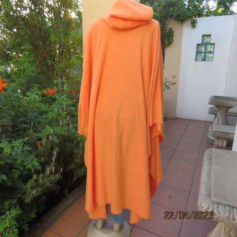 Hoodie blanket in tangerine colour with kangaroo pocket - brushed polyester, one size