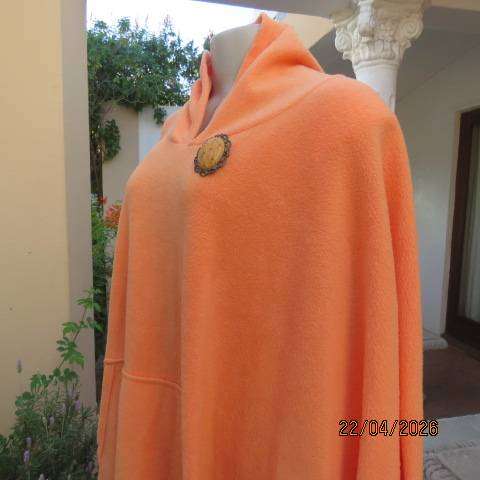 Hoodie blanket in tangerine colour with kangaroo pocket - brushed polyester, one size