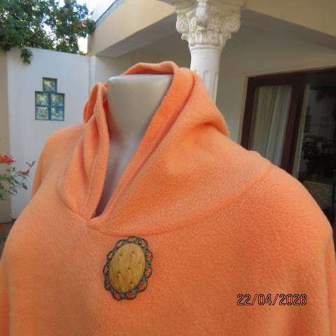 Hoodie blanket in tangerine colour with kangaroo pocket - brushed polyester, one size