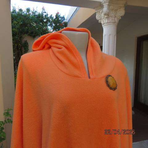 Hoodie blanket in tangerine colour with kangaroo pocket - brushed polyester, one size