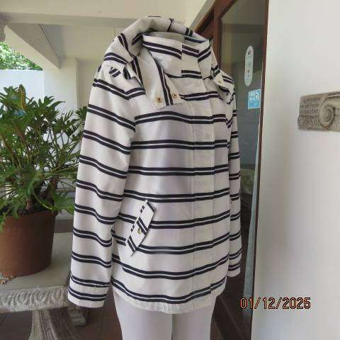 DAVID JONES light weight white with black horizontal stripes long sleeves hooded jacket. Size 40