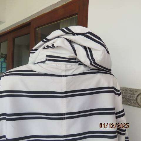 DAVID JONES light weight white with black horizontal stripes long sleeves hooded jacket. Size 40